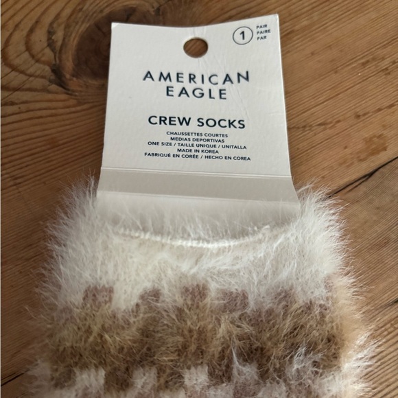 American Eagle Fuzzy Crew Socks NWT - Picture 3 of 3